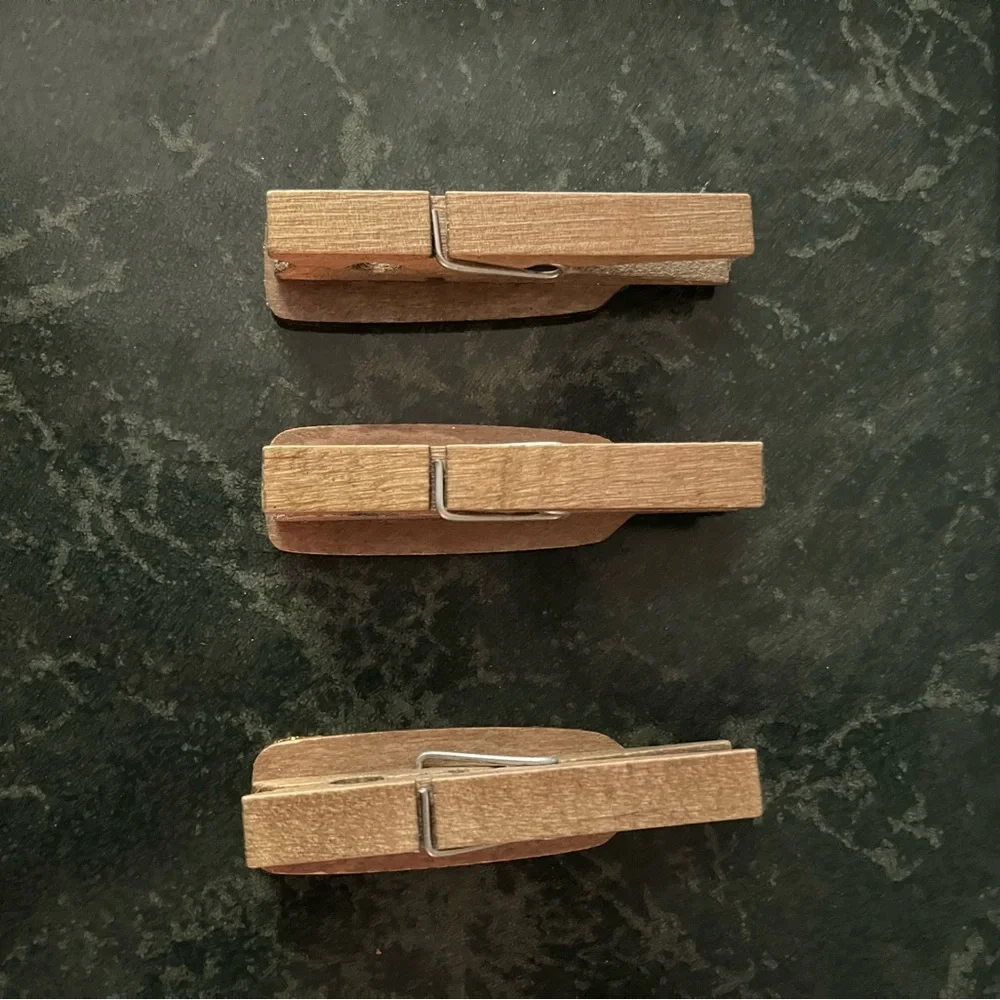 Wine clips.  lot of 3